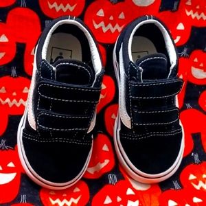 Vans black velcri Toddler size 7 Regular good Used condition.
